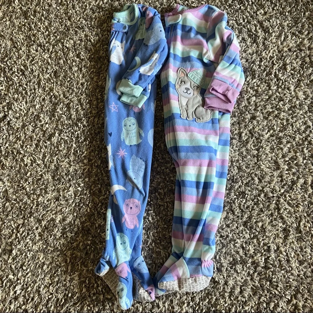 Carter’s Fleece Pyjamas - Picture 2 of 4